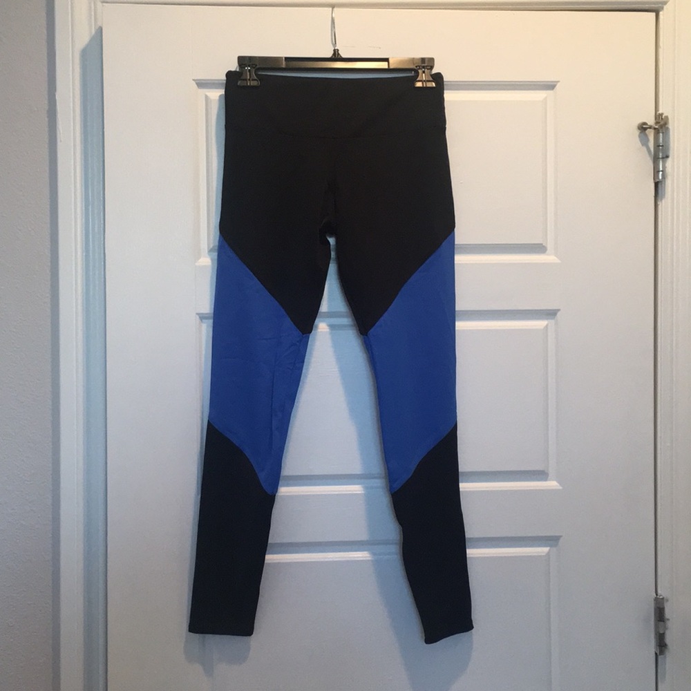 Onzie Black and Blue Leggings